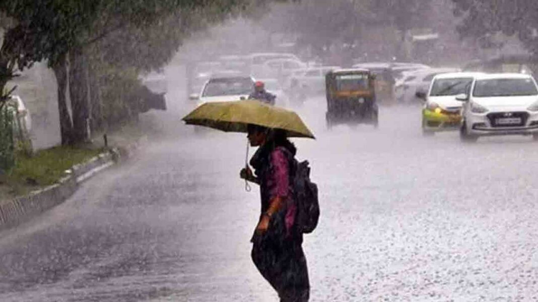 ముంచుకొస్తున్న వాయుగుండం