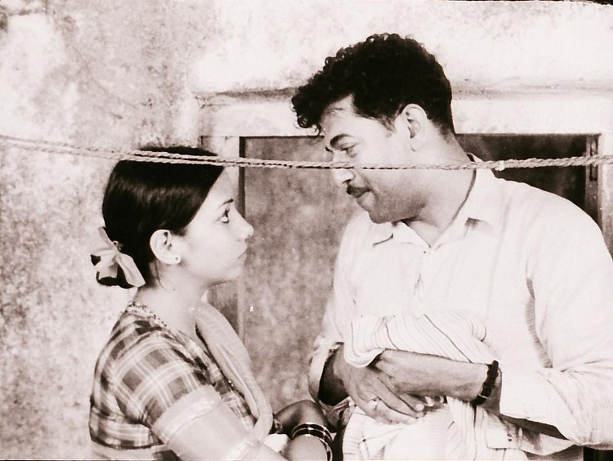 శ్యామ్ బెనెగల్ నిశాంత్ నుండి. 1975 సమాంతర సినిమాకు కూడా ఒక మైలురాయి సంవత్సరం.
