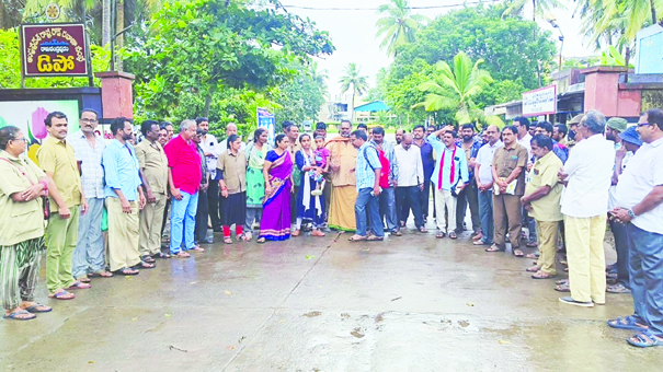 The dharna demanded the arrest of the attackers
