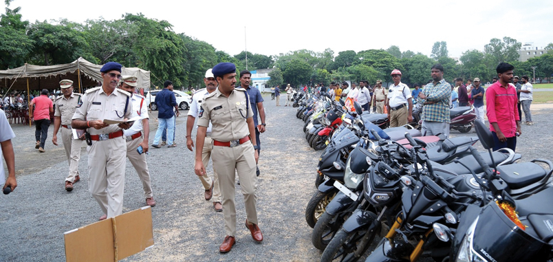 Seizure of overdue vehicles – Prajasakti
– PARAHUSHAR NEWS