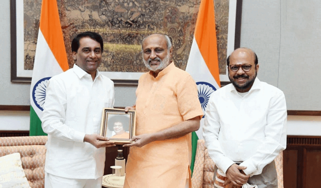 శ్రీ సత్య సాయి బాబా యొక్క 100 వ జననం వార్షికోత్సవానికి ఉపాధ్యక్షుడు వైస్ ప్రెసిడెంట్
– PARAHUSHAR NEWS