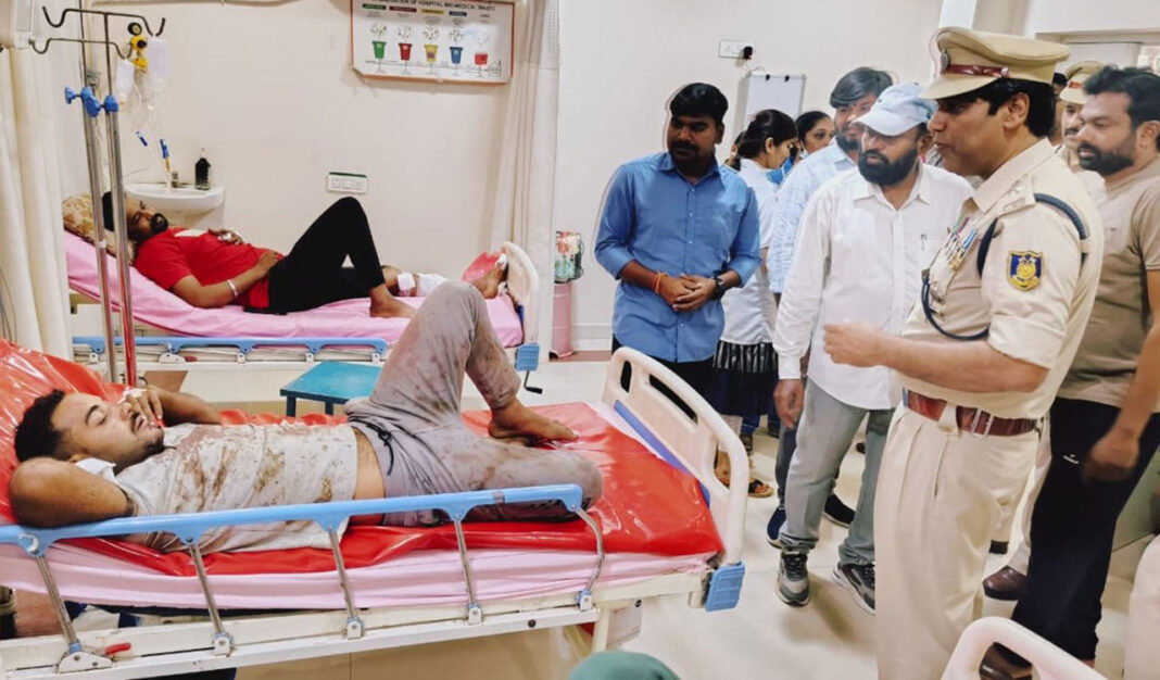 ఏపీలోని చింతూరులో జరిగిన రోడ్డు ప్రమాదంలో బీఎస్ఎఫ్ జవాన్ మృతి చెందగా, ఆరుగురికి గాయాలు
– PARAHUSHAR NEWS