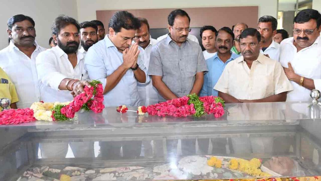 మాజీ మంత్రి లక్ష్మారెడ్డి మాతృమూర్తి మృతిపై కేటీఆర్ సంతాపం