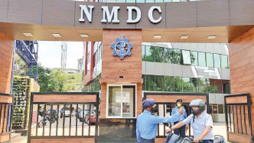 NMDC ఇనుము ధరలను టన్నుకు `550 తగ్గించింది
– PARAHUSHAR NEWS