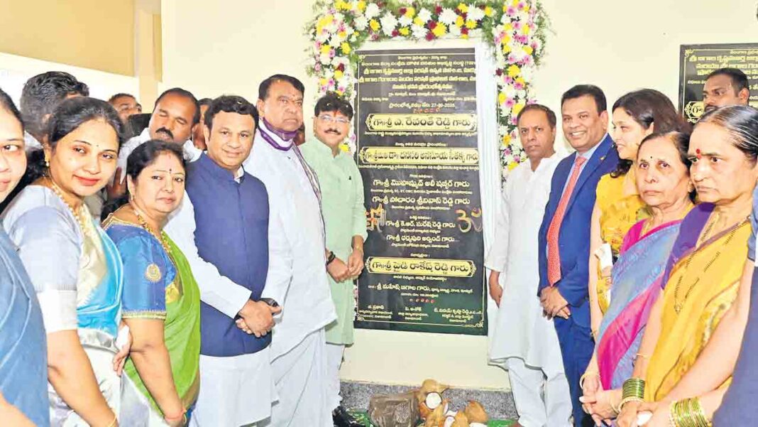 మాక్లూర్‌లో అధునాతన పాఠశాల ప్రారంభం