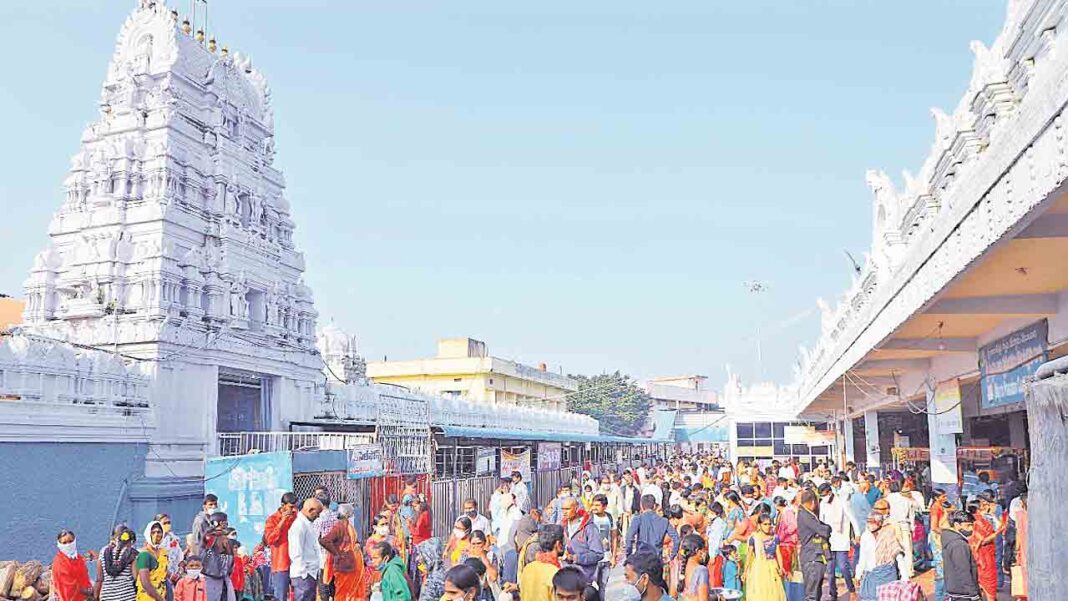రాజన్నతోనే దాగుడుమూతలు!.. గందరగోళంగా వేములవాడ విస్తరణ