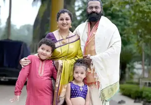 కాంతార చాప్టర్ 1 లో రిషబ్ శెట్టి భార్య భార్య, కొడుకు నటించిన రోల్స్ ఇవేనా!
– PARAHUSHAR NEWS