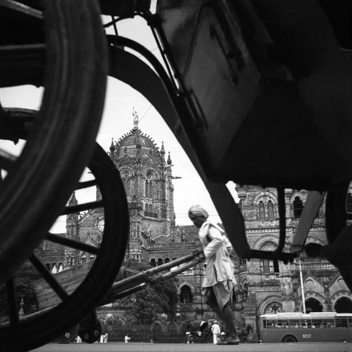 1940 లో బొంబాయిలో విక్టోరియా టెర్మినస్.