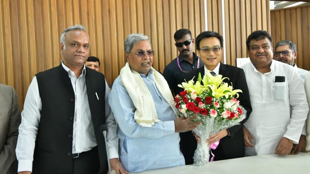 కర్ణాటక సిఎం ఫాక్స్కాన్ యొక్క విస్తరణ ప్రణాళికలకు మద్దతు ఇస్తుంది
– PARAHUSHAR NEWS