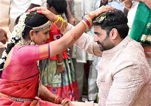 ఘనంగా నారా రోహిత్ పెళ్లి.. మీరు కూడా చూసి ఆనందించండి
– PARAHUSHAR NEWS