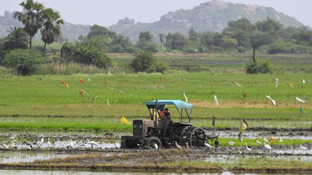 ట్రాక్టర్ ఎగుమతుల్లో ఆకుపచ్చ ప్రయోజనం
– PARAHUSHAR NEWS