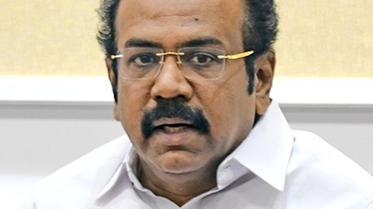 నిధుల కేటాయింపు, మౌలిక సదుపాయాల కల్పనలో కేంద్రం తమిళనాడుకు పక్షపాతంగా వ్యవహరిస్తోందని తంగం తెన్నరసు అన్నారు.
