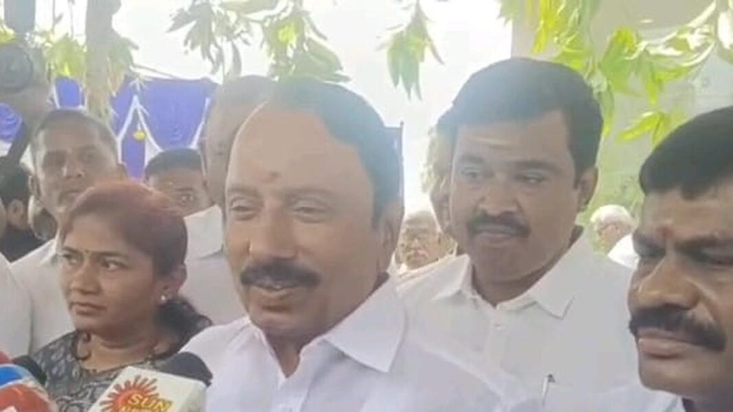 నిశ్శబ్దం విజయానికి సంకేతం అని గోబిచెట్టిపాలయం మ్లా సెంగోట్టైయన్ చెప్పారు.
– PARAHUSHAR NEWS
