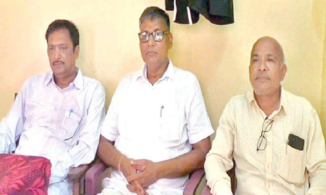 న్యాయవాదులు కోర్టు పనికి దూరంగా ఉంటారు

