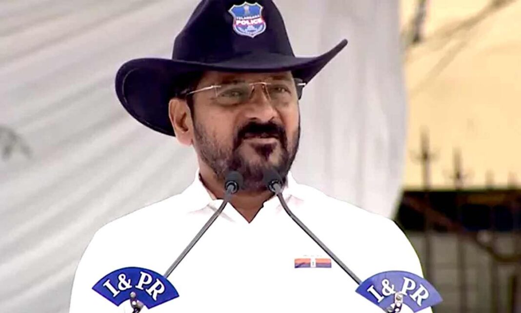 పోలీసు అమరవీరుల సంస్మరణ దినోత్సవం సందర్భంగా సీఎం రేవంత్ రెడ్డి నివాళులర్పించారు
– PARAHUSHAR NEWS