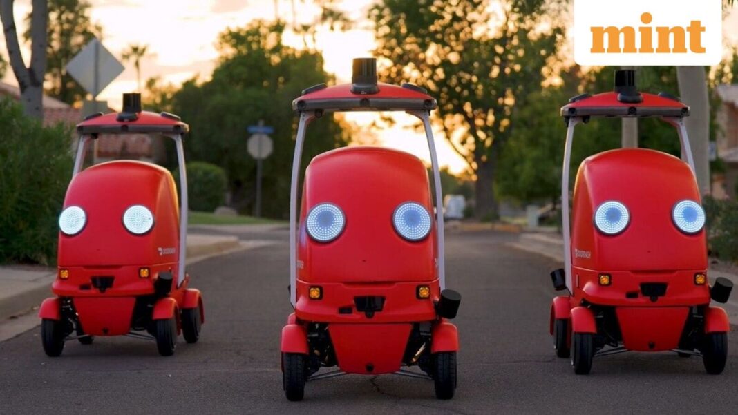US food delivery platform DoorDash unveiled its autonomous delivery robot, called Dot, that can carry around 14 kg and travel at 32/kmh. 