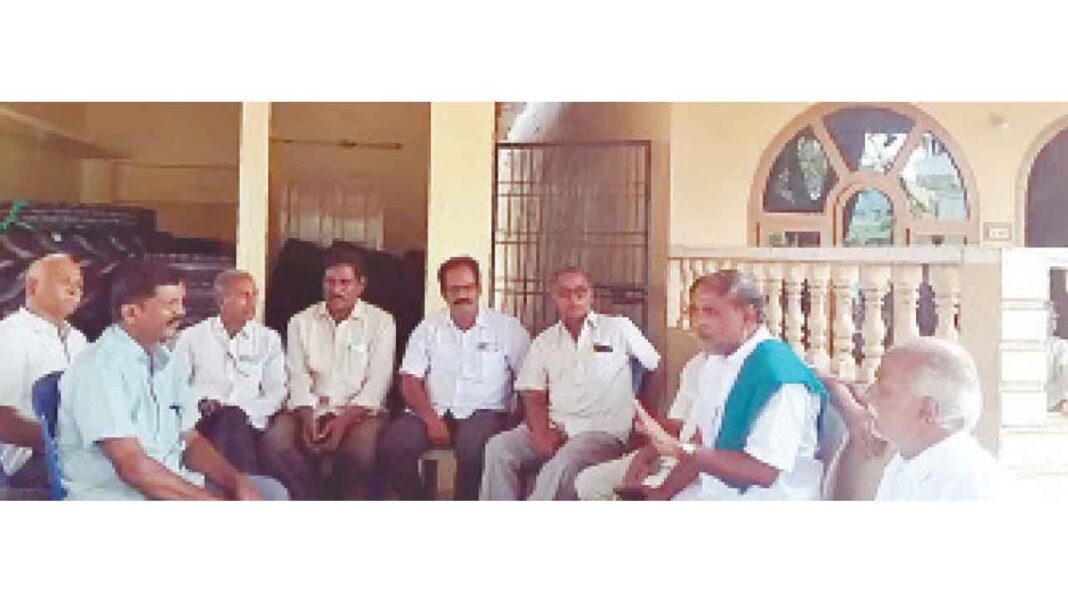 విత్తనోత్పత్తికి కూలీల ఖర్చును కంపెనీలు భరించాలి: రైతులు
– PARAHUSHAR NEWS
