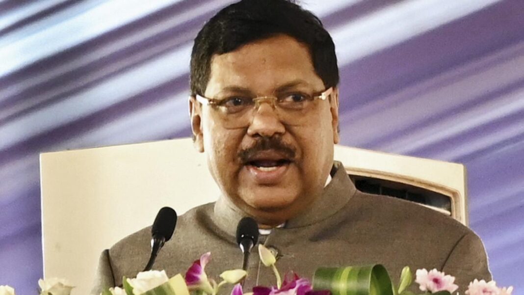 సుప్రీంకోర్టు న్యాయవాది CJI పై దాడి చేసినందుకు నేరపూరిత ధిక్కార చర్యలను ప్రారంభించడానికి A-G యొక్క ఆమోదం పొందాడు
– PARAHUSHAR NEWS