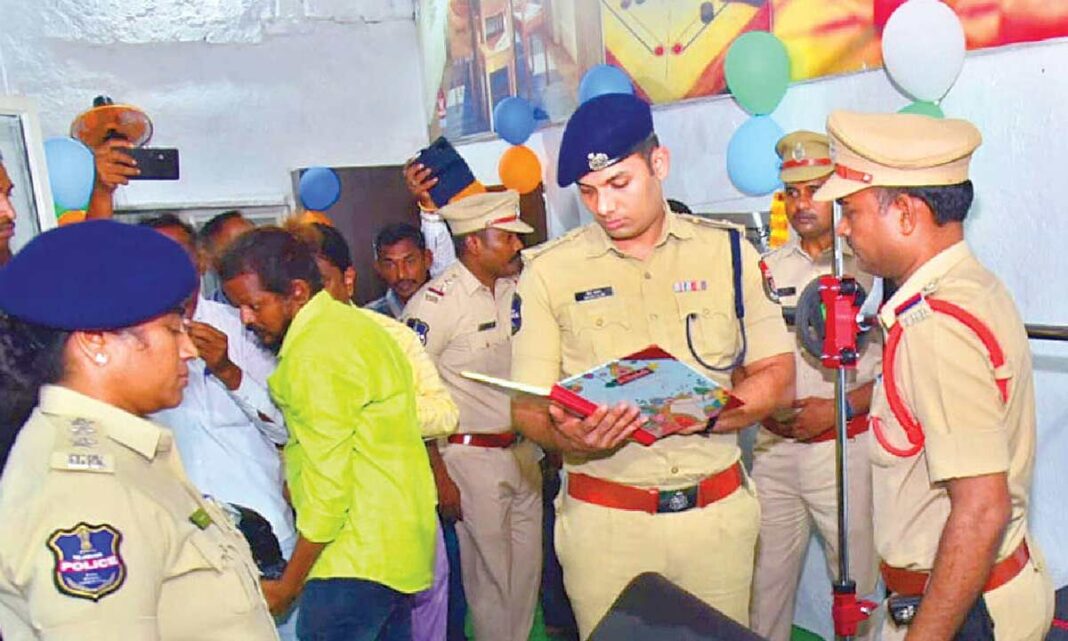 ‘5ఎస్’ సిస్టమ్ అమలుపై కరీంనగర్ సీపీ వెలుగుచూసింది
– PARAHUSHAR NEWS