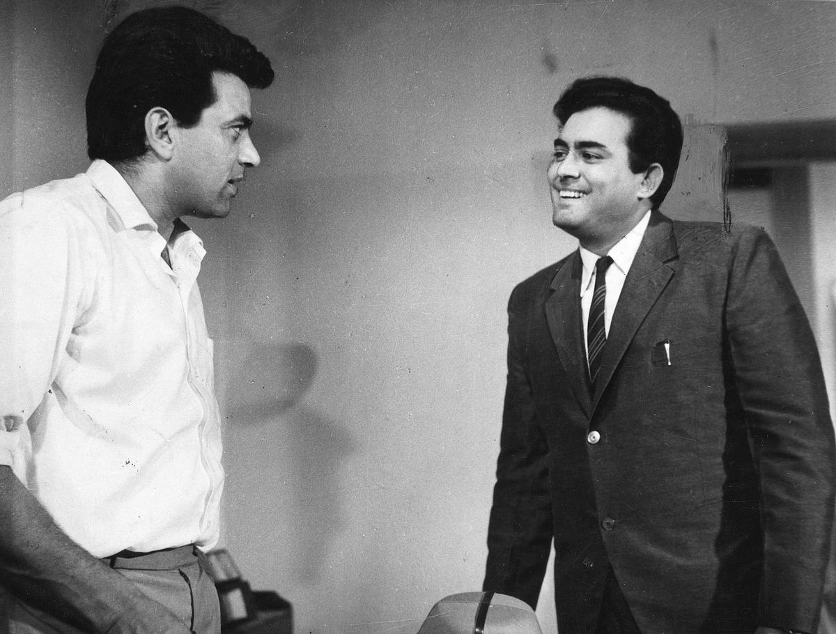 Dharmendra played the unflinching idealist engineer in ‘Satyakam’ (1969), also starring Sanjeev Kumar. Dharmendra played the unflinching idealist engineer in ‘Satyakam’ (1969), also starring Sanjeev Kumar.
