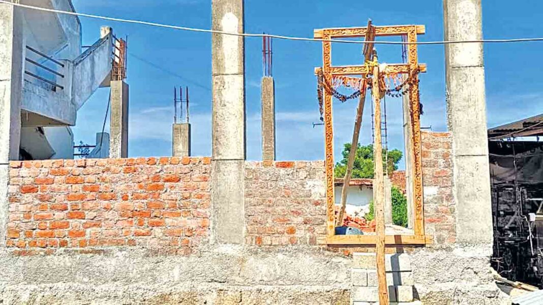 Indiramma Beneficiary’s achievement.. Building up to the walls with a loan with the grant of a house
– PARAHUSHAR NEWS