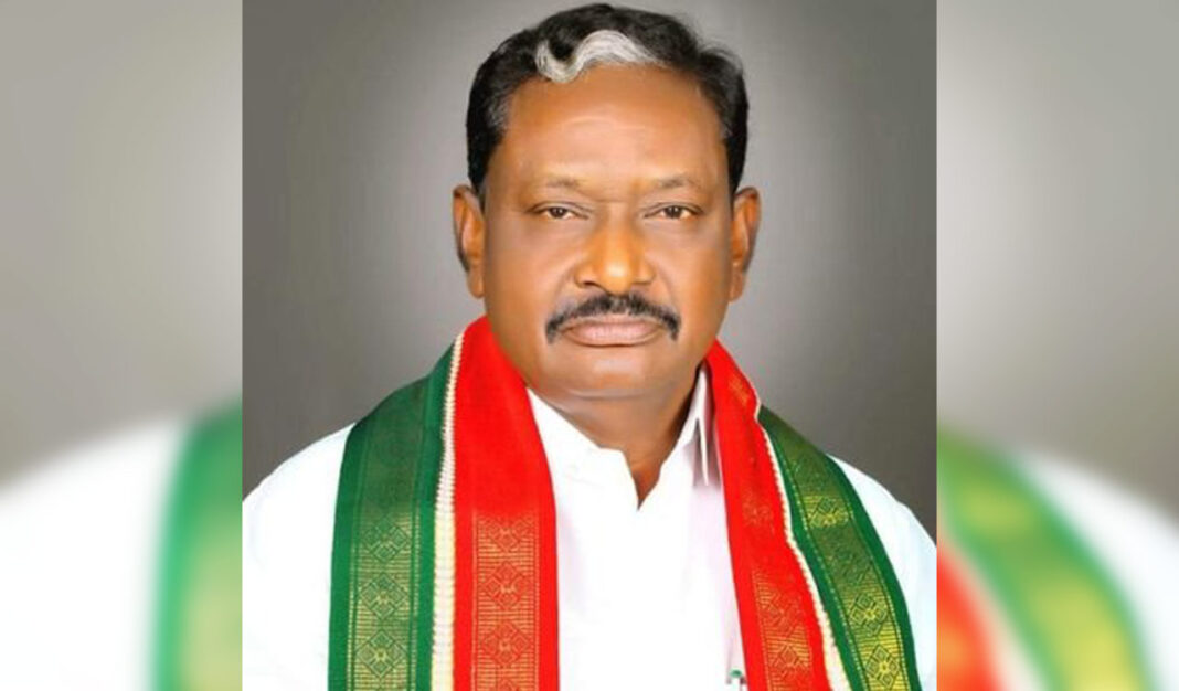 జీపీ ఎన్నికల నేపథ్యంలో భద్రాచలం కాంగ్రెస్‌లో అంతర్గత కుమ్ములాటలు మొదలయ్యాయి
