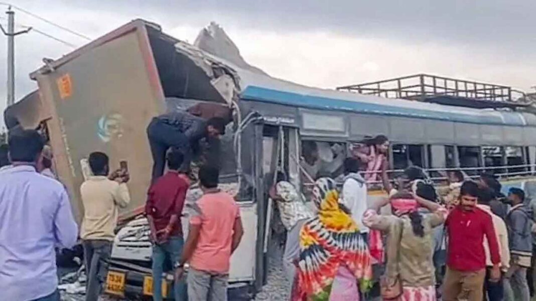 TGSRTC ఘోర ప్రమాదం తర్వాత రూ. 2 లక్షల ఎక్స్‌గ్రేషియా మొత్తాన్ని ప్రకటించింది
