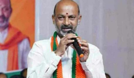 బీజేపీ బలపరిచిన అభ్యర్థులను ఎన్నుకున్న గ్రామాలకు బండి రూ.10 లక్షలు అందజేస్తుంది
– PARAHUSHAR NEWS