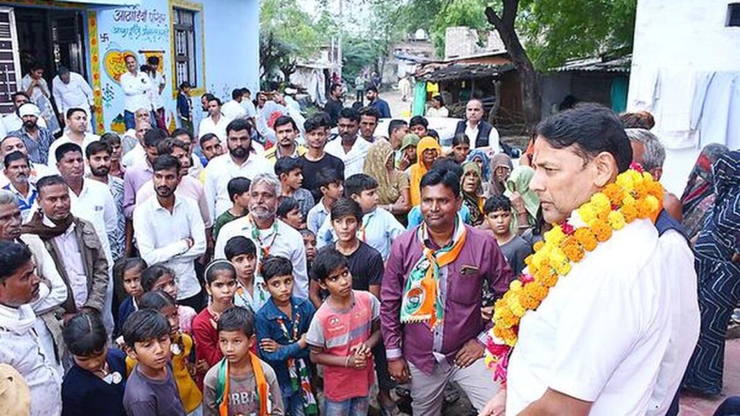కుల సమీకరణల మధ్య త్రిముఖ పోటీ అంటా అసెంబ్లీ స్థానంలో పార్టీలకు సవాల్ విసిరింది
– PARAHUSHAR NEWS