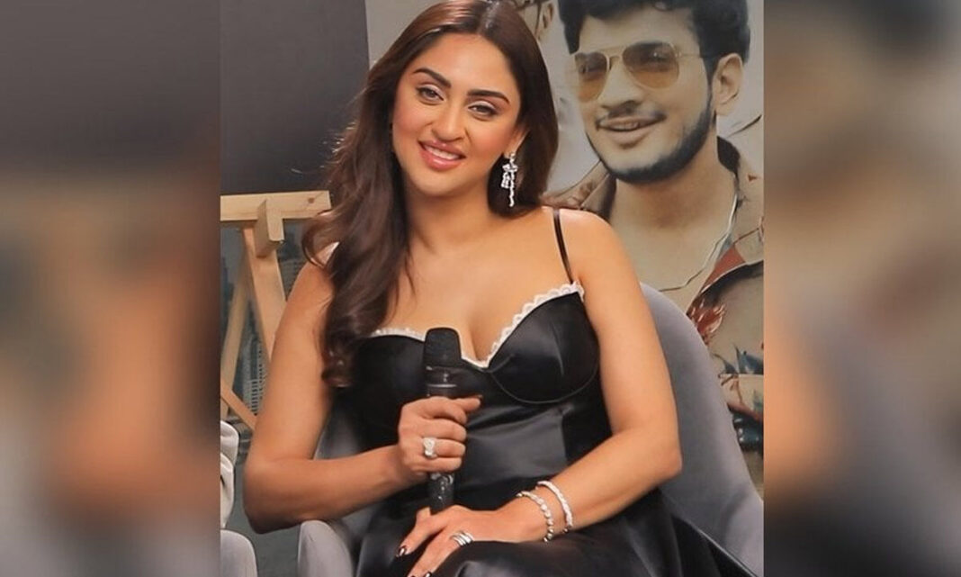 క్రిస్టిల్ డిసౌజా TV యొక్క పరిణామాన్ని ప్రతిబింబిస్తుంది
– PARAHUSHAR NEWS
