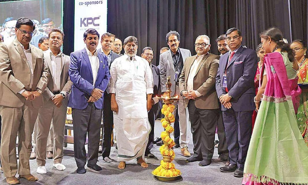 తెలంగాణ ఎదుగుదలకు భట్టి విక్రమార్క స్కిల్స్‌ను అందిస్తున్నారు

