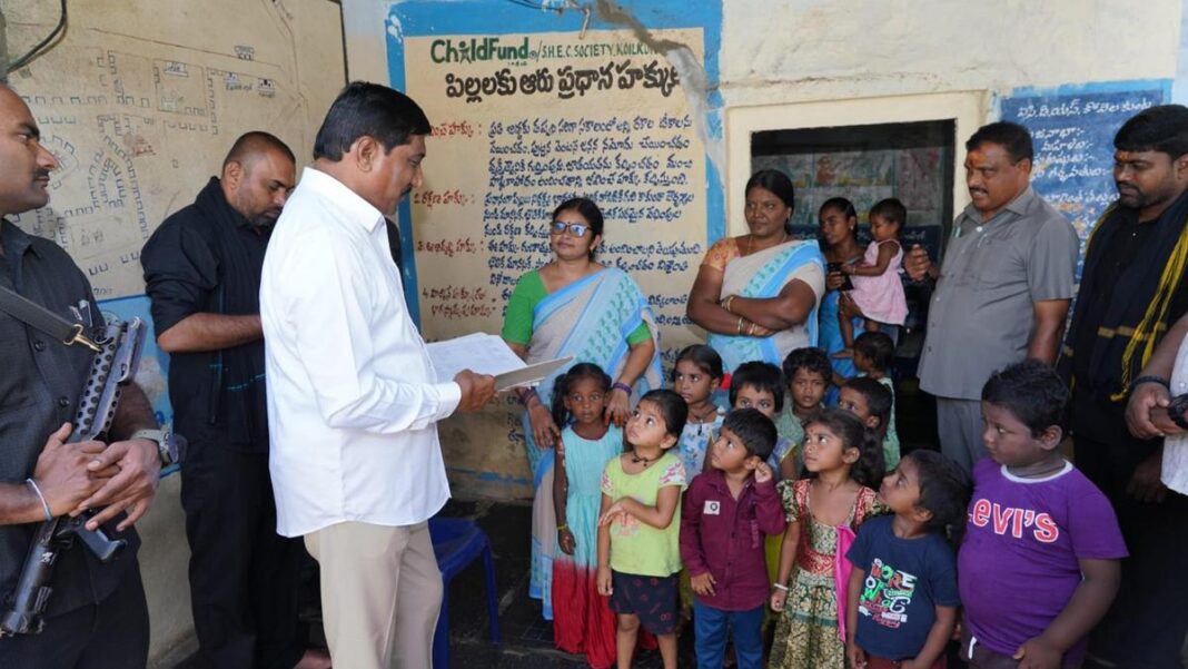 బనగానపల్లె మండలంలో నూతన పాఠశాల భవనానికి మంత్రి భూమిపూజ చేశారు
– PARAHUSHAR NEWS