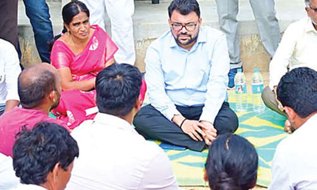 వరద బాధిత కుటుంబాలను ప్రభుత్వం ఆదుకుంటుంది
