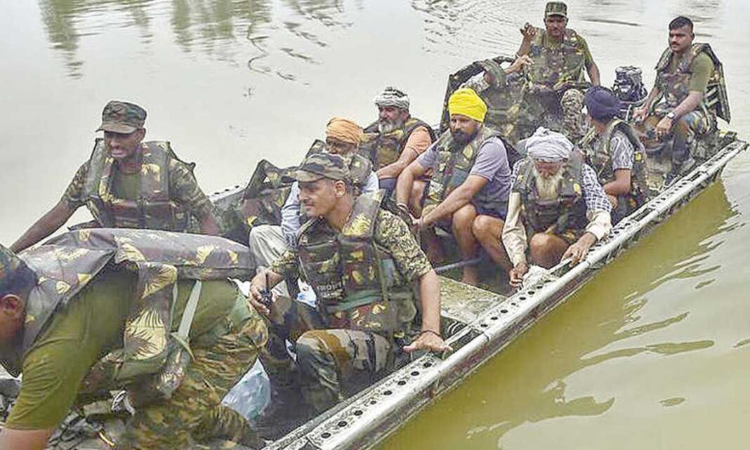వరద బాధితుల కోసం ఐక్య సిక్కుల 'మహాన్ సేవ'ను BSF DIG కొనియాడారు
