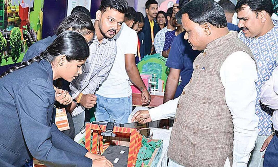 విద్య నాణ్యతను మెరుగుపరచడమే ప్రథమ ప్రాధాన్యం: సీఎం
– PARAHUSHAR NEWS