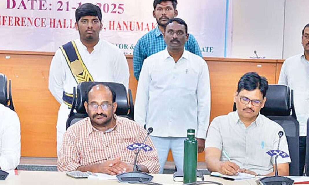 సమాచారం ఆలస్యం చేయడం న్యాయాన్ని నిరాకరించడంతో సమానం
