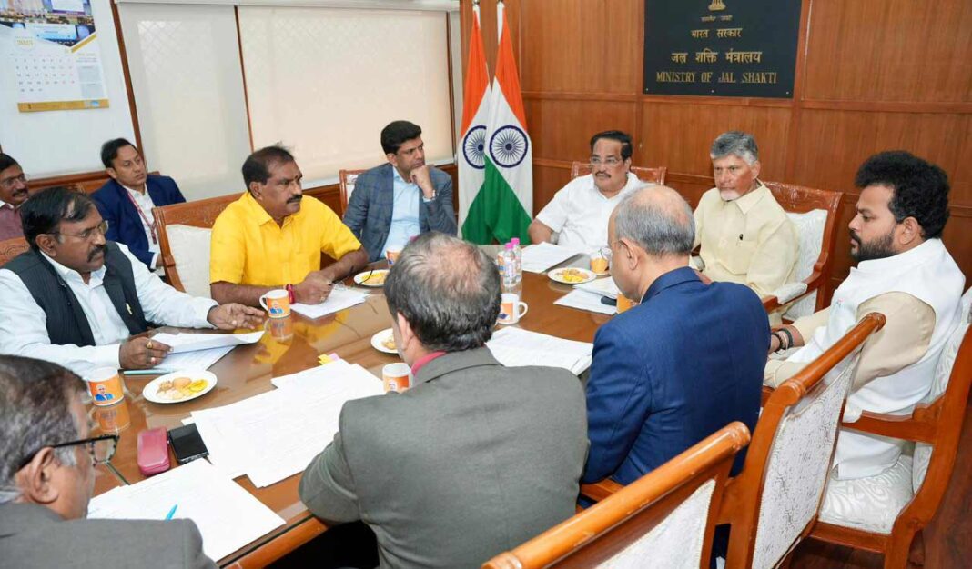 ఆల్మట్టి డ్యామ్ ఎత్తు అంశాన్ని కేంద్ర జలశక్తి మంత్రితో ఏపీ సీఎం లేవనెత్తారు
– PARAHUSHAR NEWS