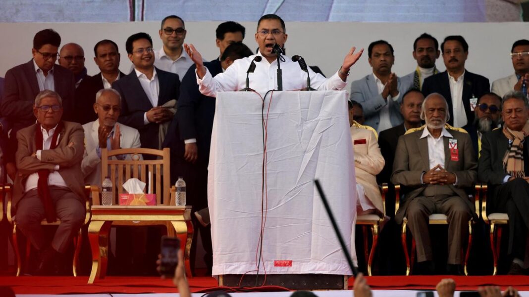 BNP యొక్క తారిక్ రెహమాన్ స్వీయ ప్రవాసం నుండి తిరిగి వచ్చిన 17 సంవత్సరాల తర్వాత తన తండ్రి సమాధిని సందర్శించారు
– PARAHUSHAR NEWS