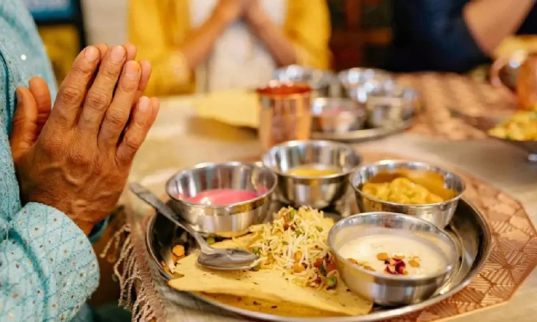 Dinner : Health is great.. This is the right time to have dinner
– PARAHUSHAR NEWS