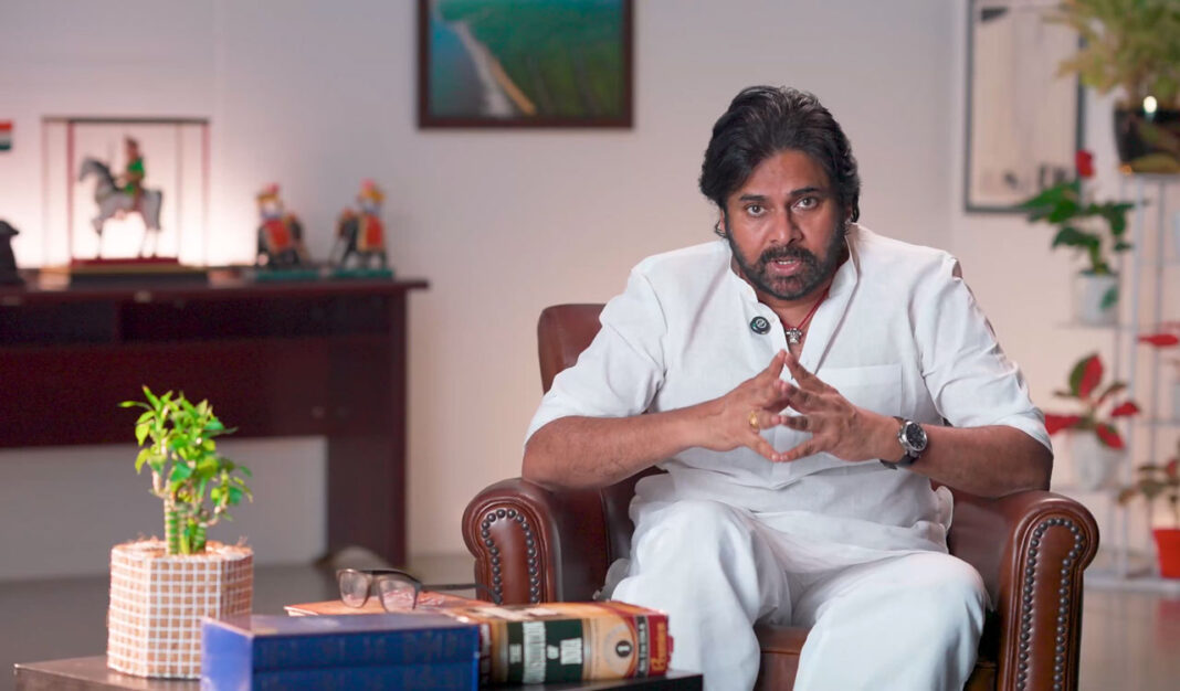 క్షమాపణలు చెప్పాలని డిమాండ్ చేస్తూ జగదీష్ రెడ్డిని కాంగ్రెస్ మంత్రులు అనుసరించడంతో పవన్ కళ్యాణ్ పై ఒత్తిడి పెరిగింది
– PARAHUSHAR NEWS