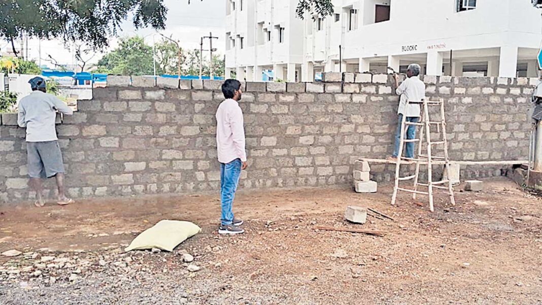 Raksha for the rich.. Party against the poor-Namasthe Telangana
– PARAHUSHAR NEWS