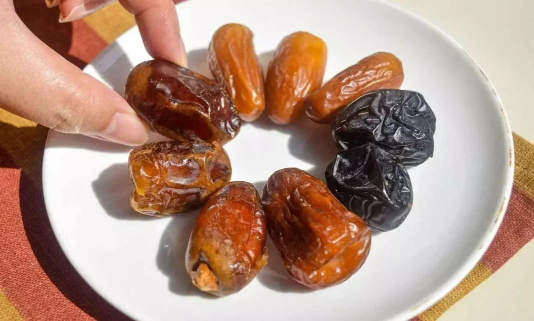 Roasted Dates: Do you know the benefits of eating 2 roasted dates before going to bed?
– PARAHUSHAR NEWS