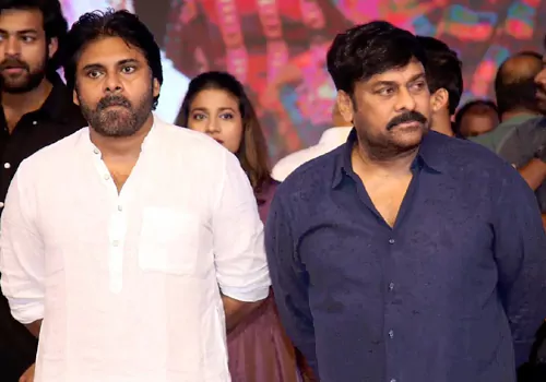 చిరంజీవి వర్సెస్ పవన్ కళ్యాణ్.. అసలేం జరుగుతోంది..?
