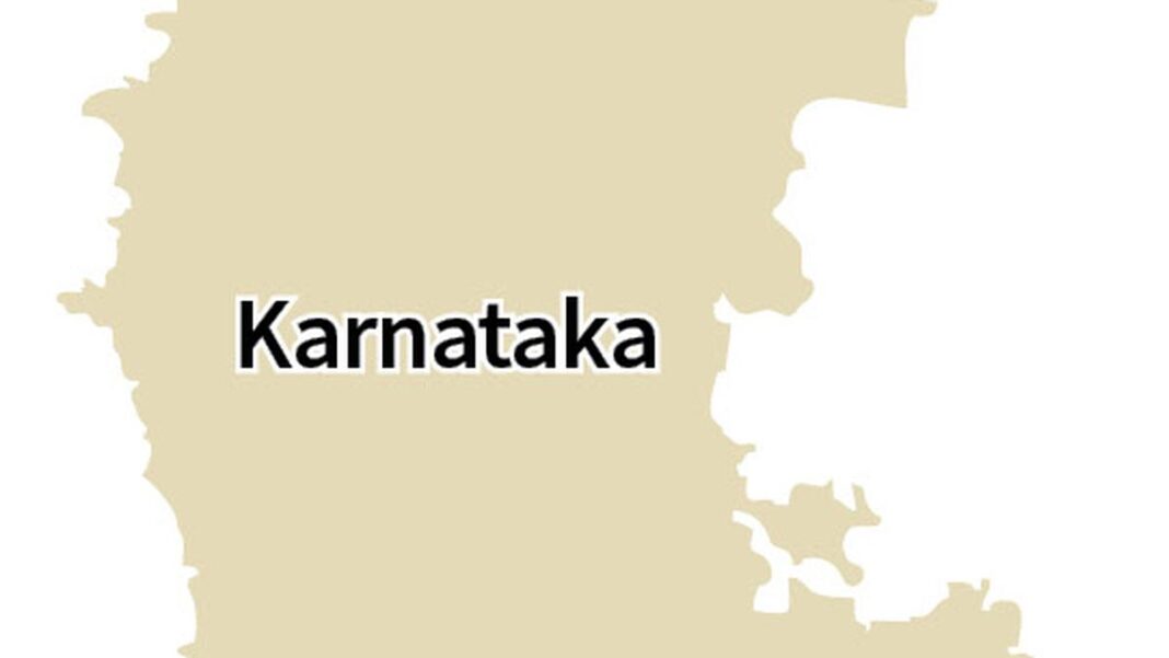 రాజకీయ ఫ్లక్స్ స్థితిలో
