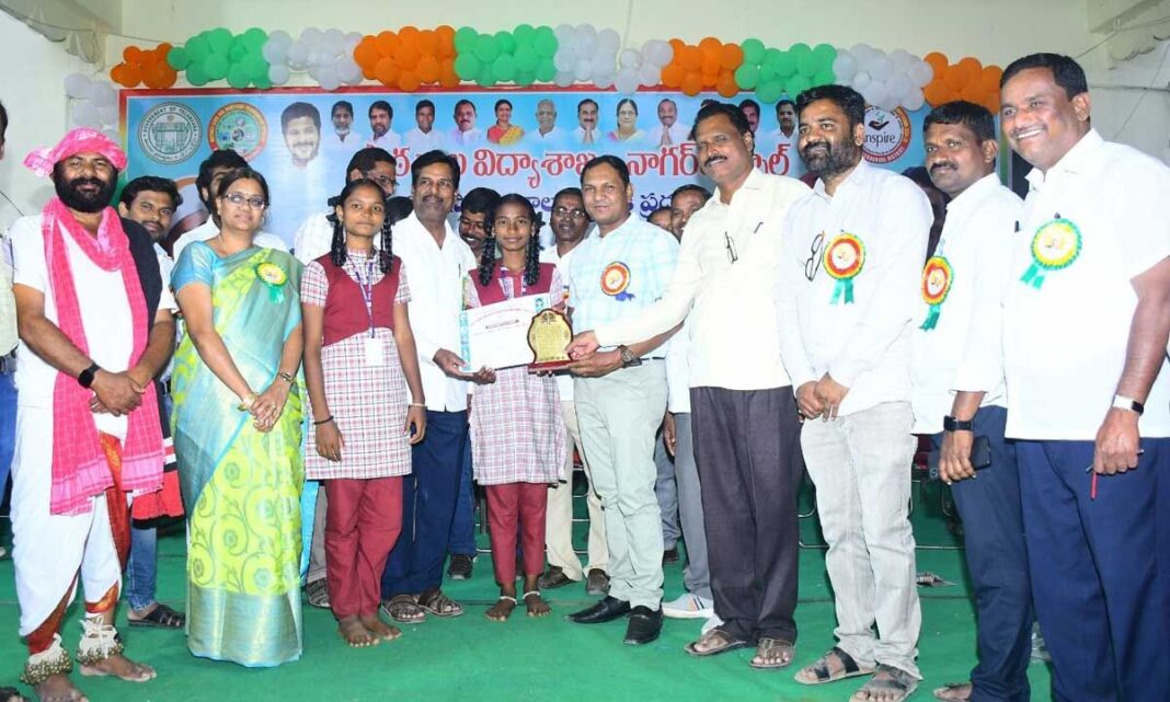 సామాజిక అభివృద్ధికి సైన్స్ కీలకం: డీఈవో రమేష్ కుమార్
– PARAHUSHAR NEWS