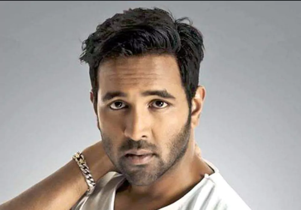 10 కోట్లు ఇస్తాను.. డైరెక్ట్ చేస్తారా
– PARAHUSHAR NEWS