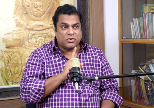 చిరంజీవికే యాక్టింగ్ చెబుతాడా.. అనిల్ రావిపూడి ఎక్కువ చేస్తున్నాడు అనిపించింది!
– PARAHUSHAR NEWS
