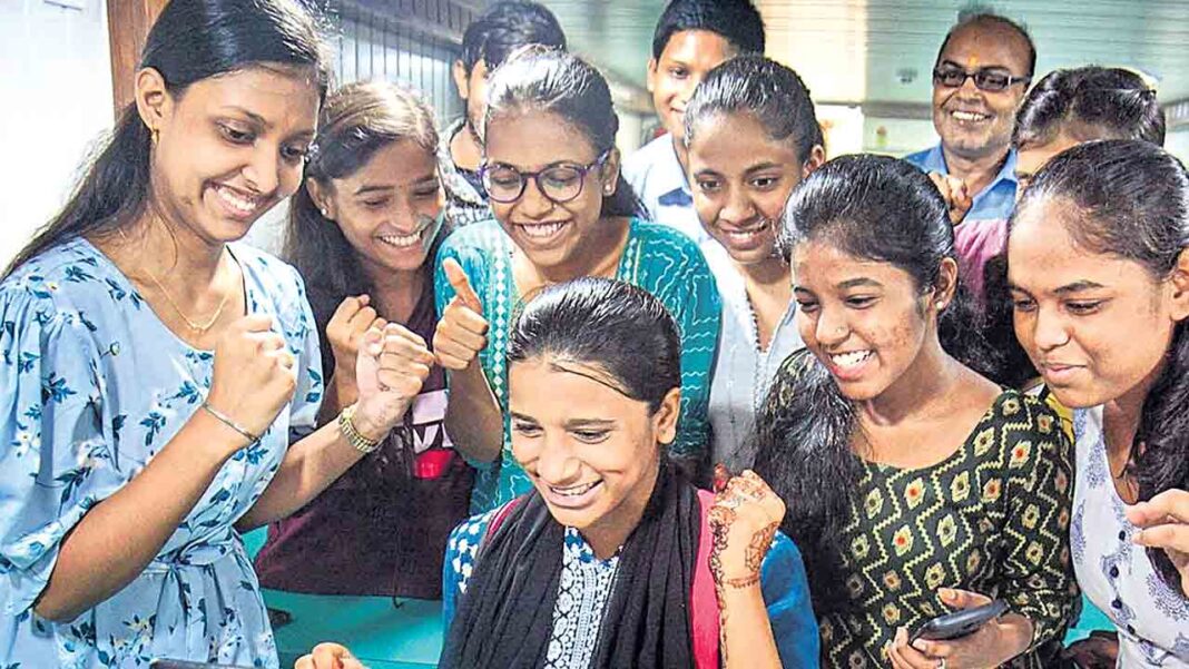 Arrange the marks to appear on the screen immediately after writing the Apset exam
– PARAHUSHAR NEWS