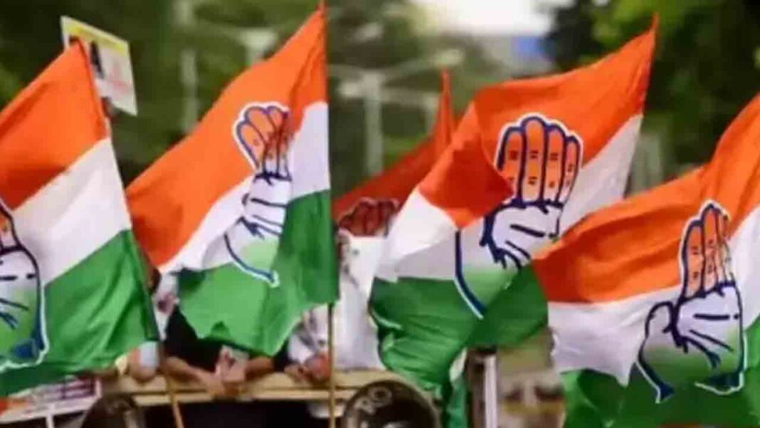 పేటలో తన్నుకున్న కాంగ్రెస్‌ కార్యకర్తలు