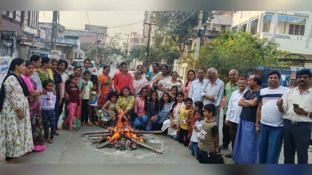 Khila Warangal | Orugallu Mungita Bhogi Velami.. Farewell to old memories, invitation to new hopes-Namasthe Telangana
– PARAHUSHAR NEWS